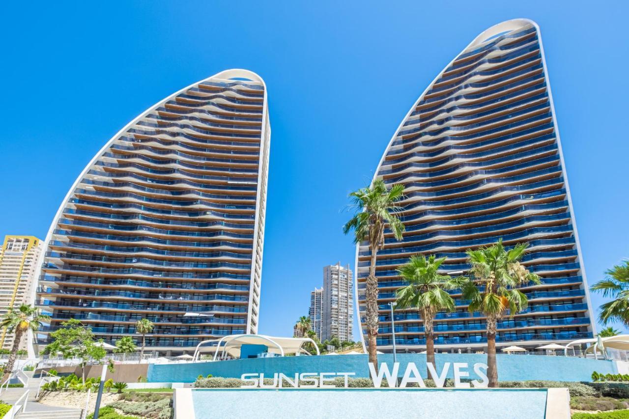 Sunset Waves Deluxe Apartments Poniente Beach Resort Benidorm Eksteriør billede