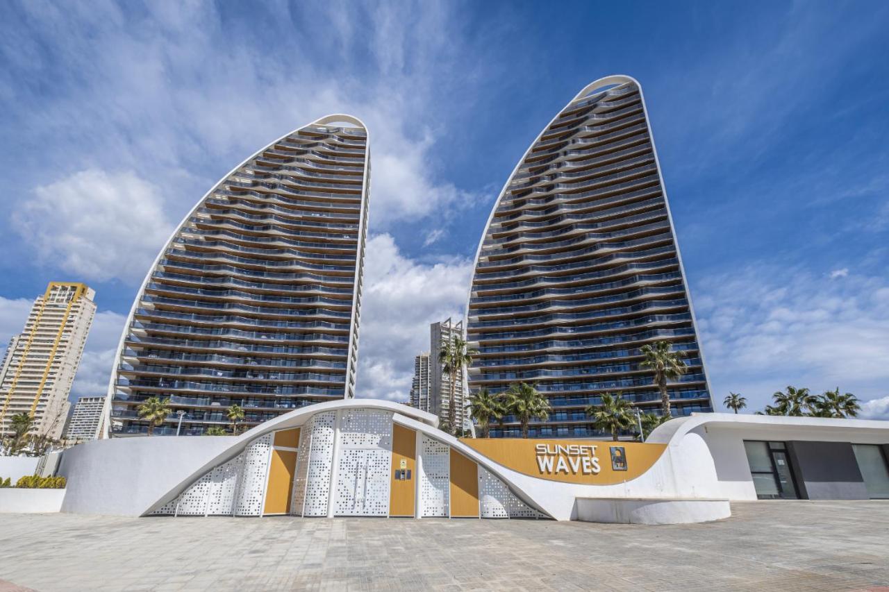 Sunset Waves Deluxe Apartments Poniente Beach Resort Benidorm Eksteriør billede
